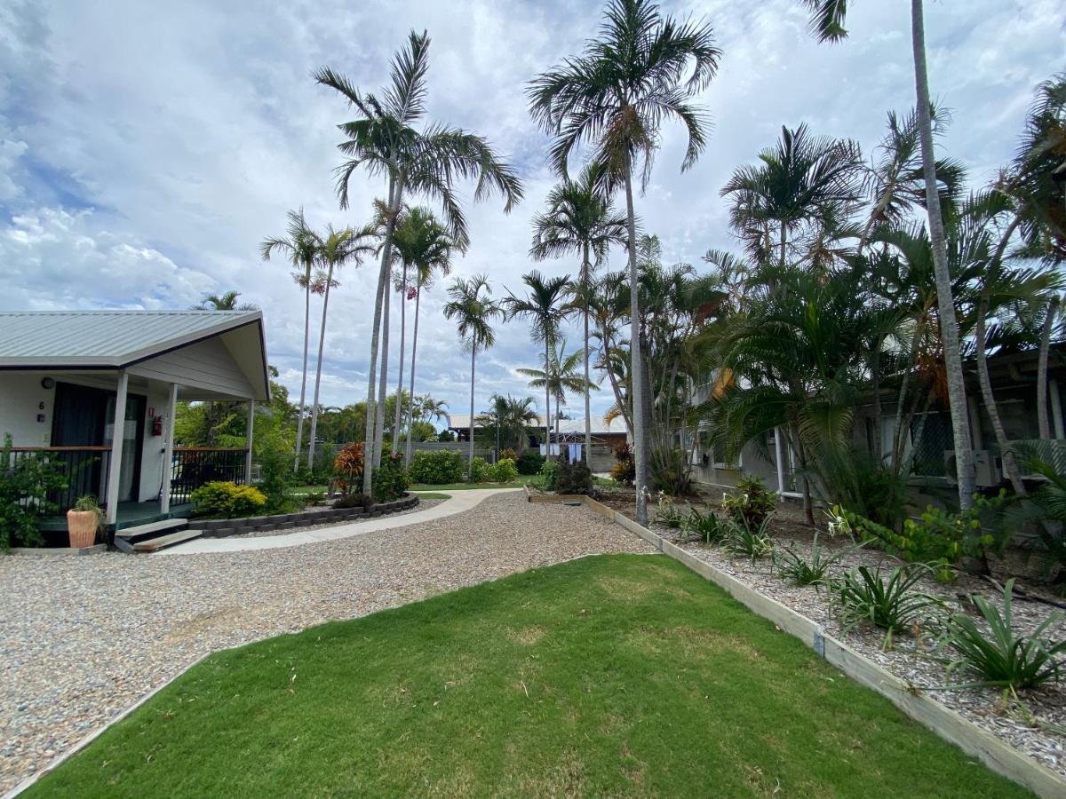 Palm View Holiday Apartments Боуен Екстериор снимка