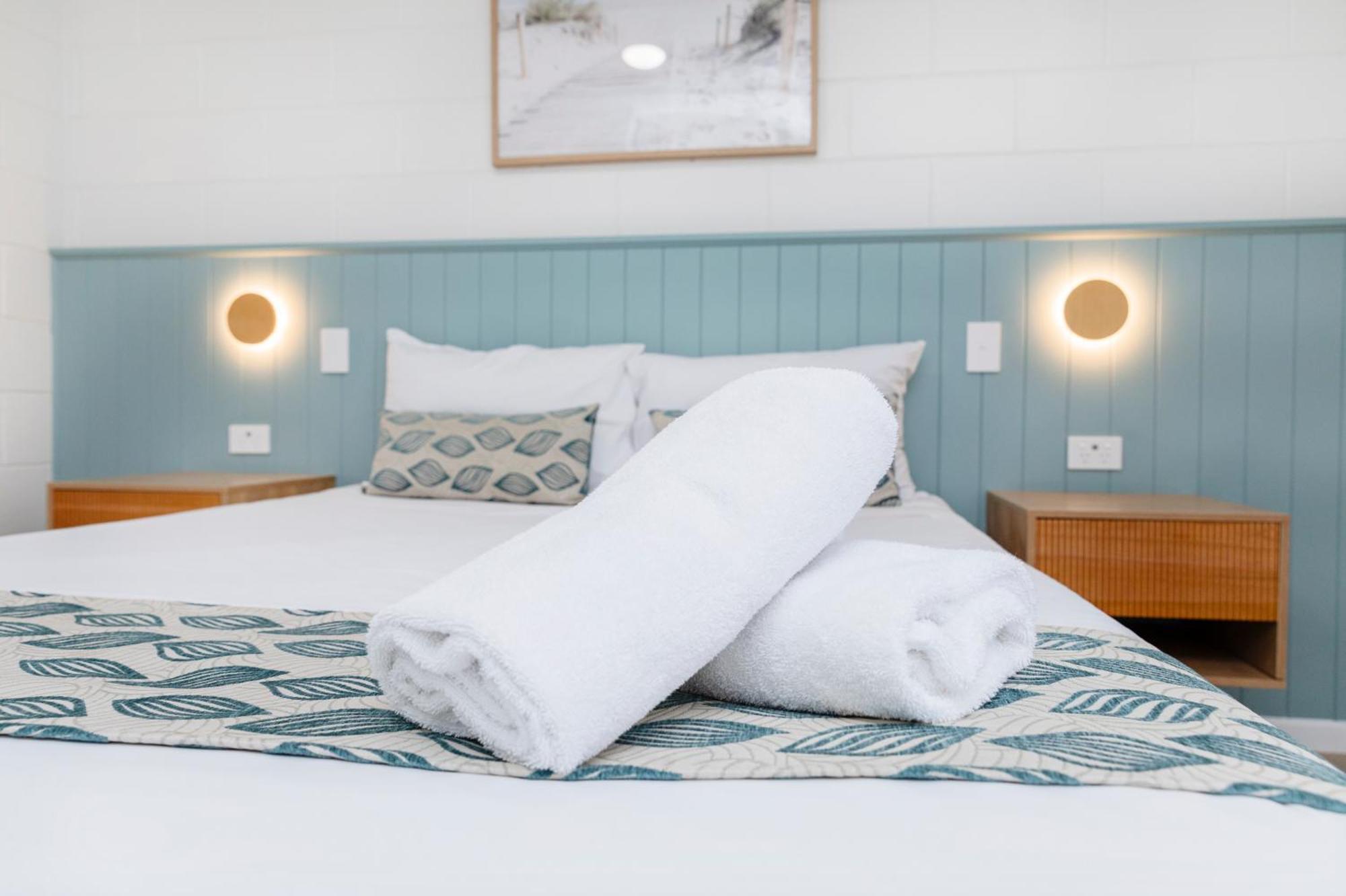 Palm View Holiday Apartments Боуен Екстериор снимка