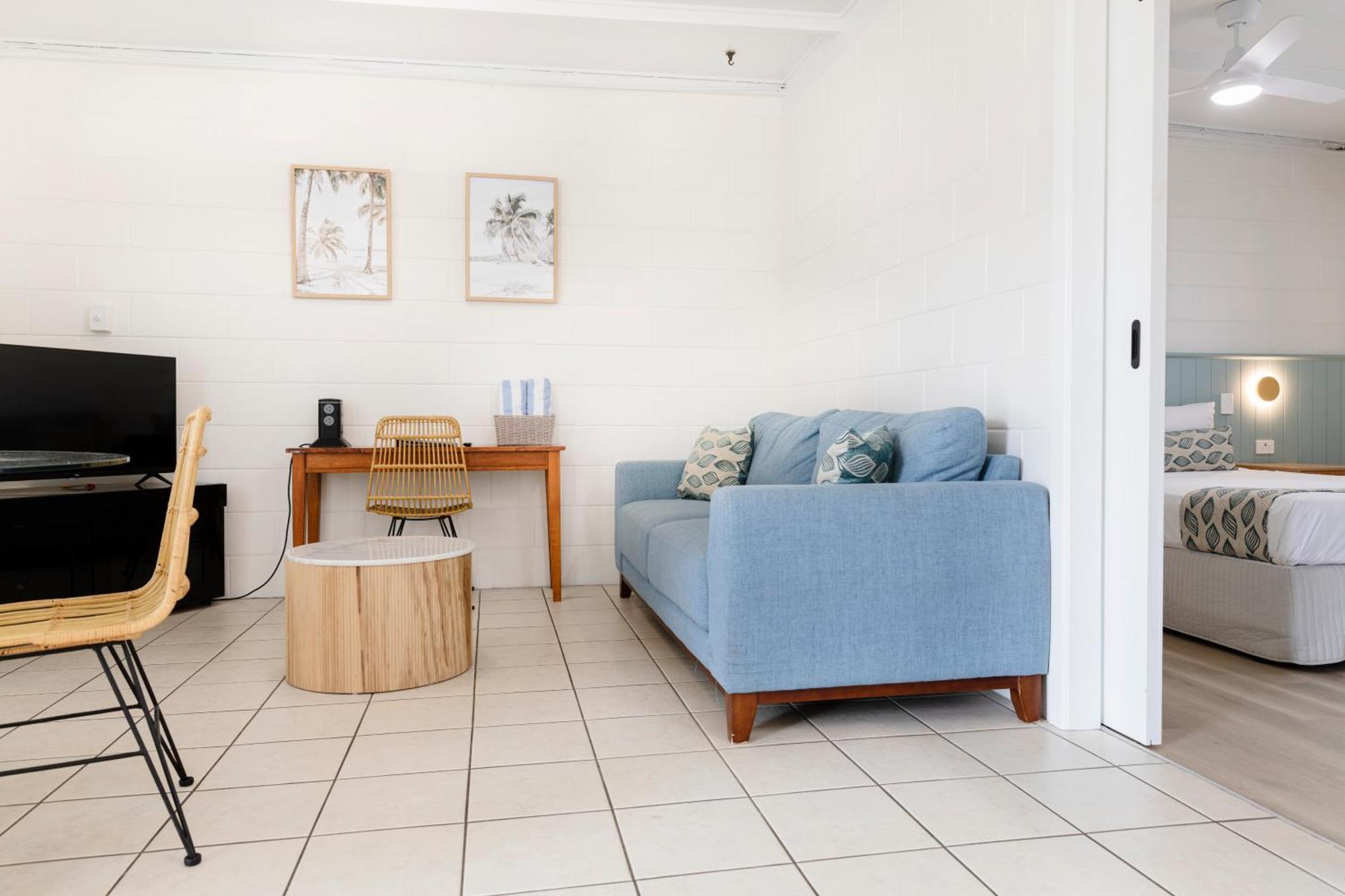 Palm View Holiday Apartments Боуен Екстериор снимка