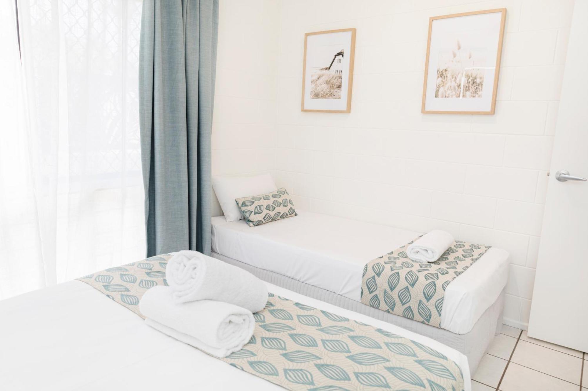 Palm View Holiday Apartments Боуен Стая снимка