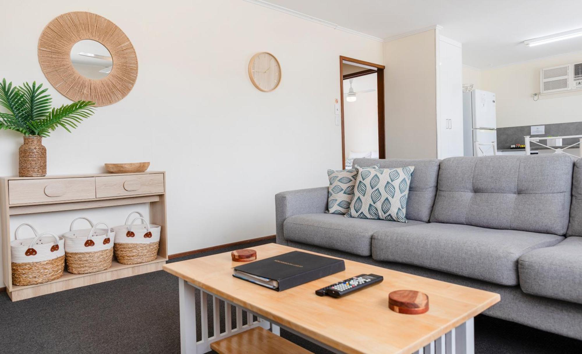 Palm View Holiday Apartments Боуен Екстериор снимка