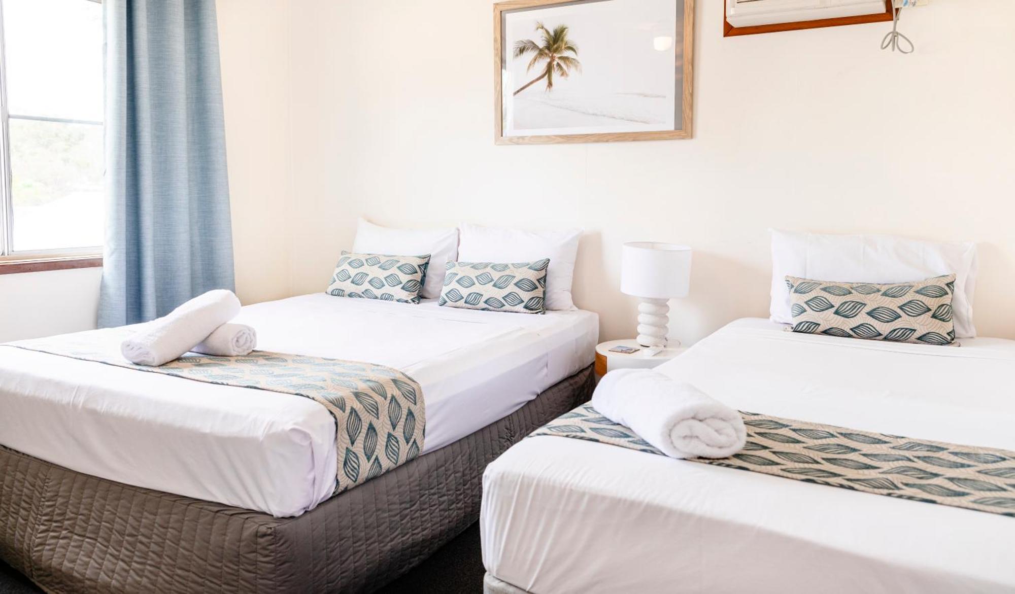 Palm View Holiday Apartments Боуен Екстериор снимка