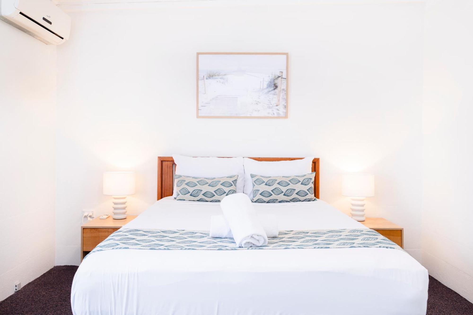 Palm View Holiday Apartments Боуен Екстериор снимка